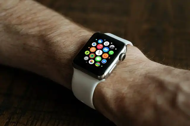 Apple Watch OLED: Next-Gen HMO & ALD Display Tech for Battery Life